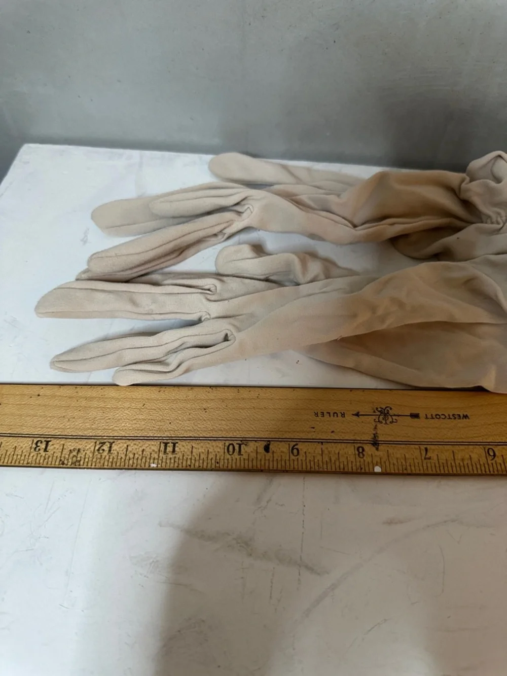 Vintage 60s VAN RAALTE IVORY  Gloves with elastic ruched sides 7